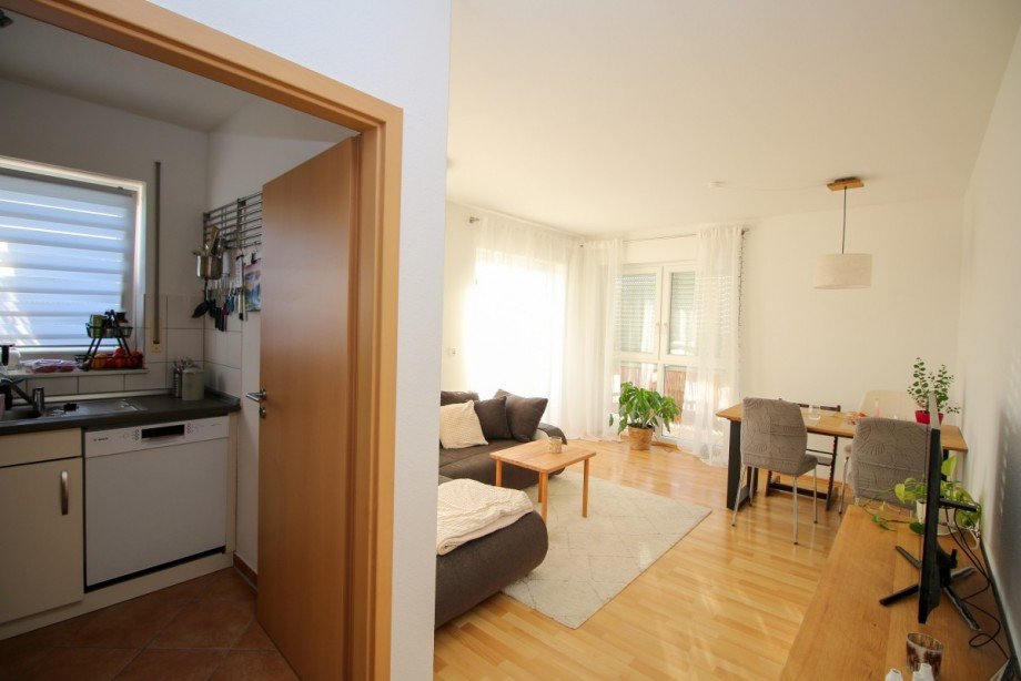 Wohn-/Essbereich mit K�che Etagenwohnung Idstein