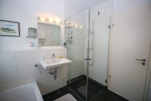 Badezimmer Haus im Haus - Neubau 2015 - 3 TG-Stellpl�tze - DA-Innenstadt *** PROVISIONSFREI f�r den K�ufer ***