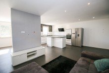 Wohnzimmer / K�che Bezugsfreie, moderne EG-Wohnung / gro�er Garten + Garage ***PROVISIONSFREI f�r den K�ufer***