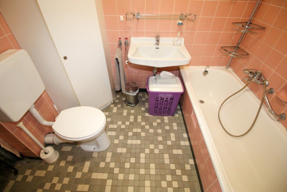 Badezimmer 1.OG Reihenmittelhaus Darmstadt