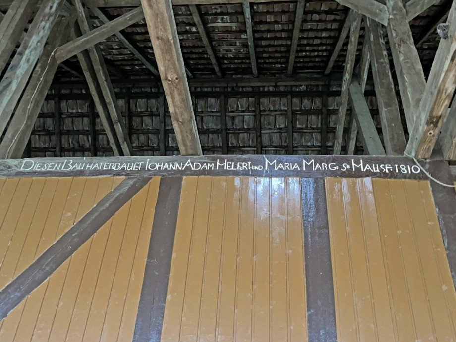 Inschrift an Scheune Haus F�rth