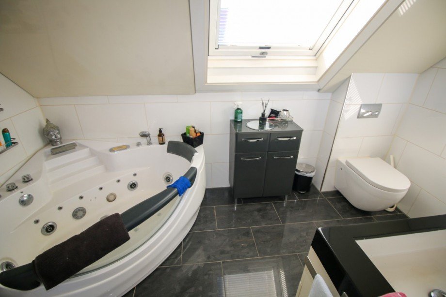 2. OG - Badezimmer Zweifamilienhaus Messel