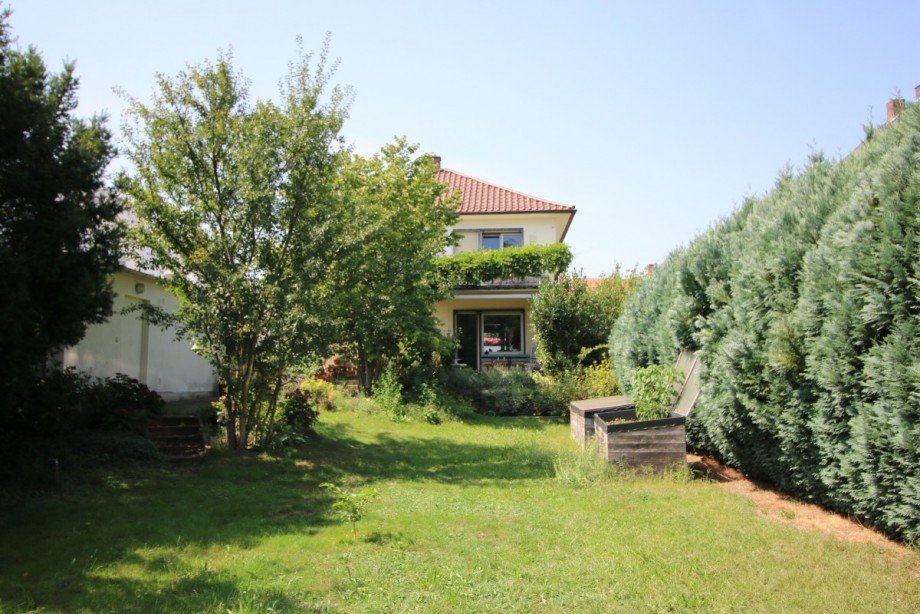 Hausansicht Garten Einfamilienhaus Dietzenbach